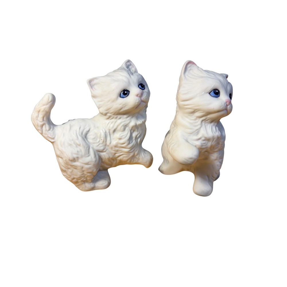 Vintage White Playful Kitten Figurines Set 2 Ceramic Blue Eyes MCM Kitsch Cats - Picture 4 of 8
